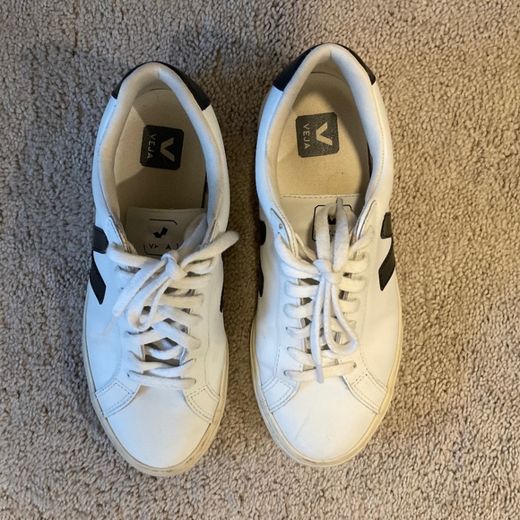 Vejas White Shoes - Picture 3 of 3